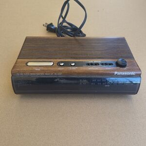 Panasonic Woodgrain AM/FM Clock Radio